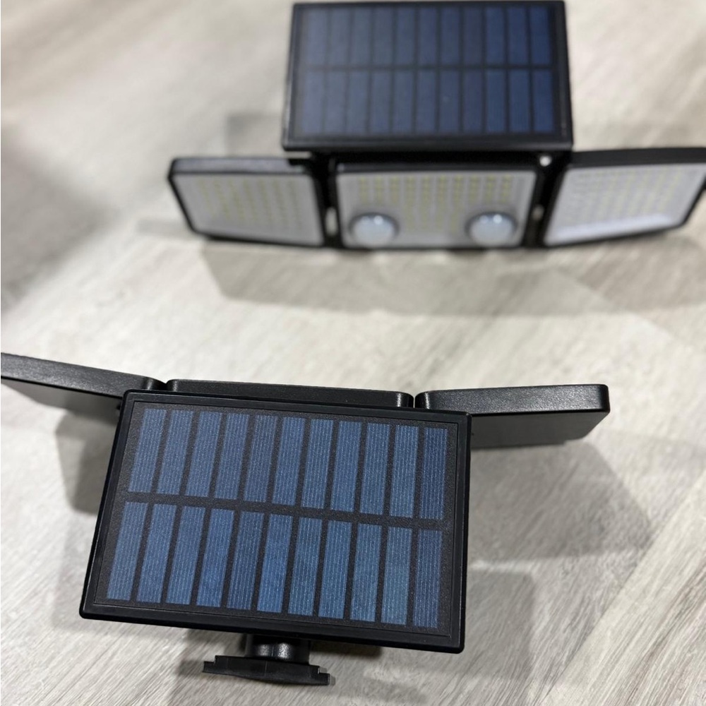 Solar-Powered LED Security Light - Picture 4 of 5